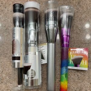 It Cosmetics brushes